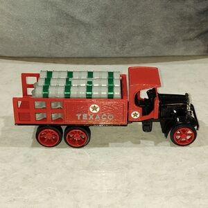 VINTAGE 1992 TEXACO 1930s DIE-CAST MODEL FUEL & OIL DELIVERY TRUCK & COIN BANK